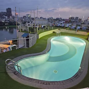 5* Hotel Lakeshore &